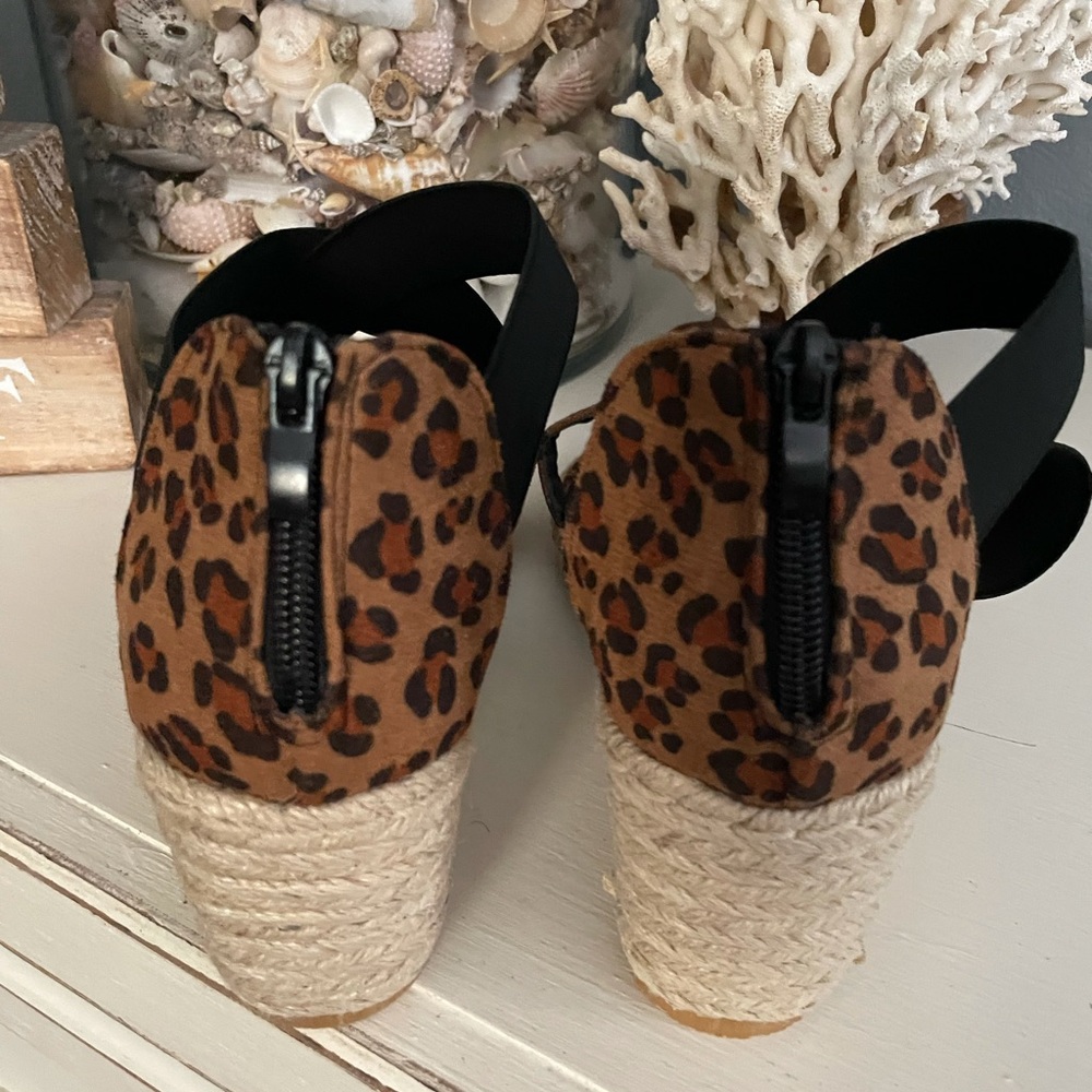 Leopard wedge sandals - Picture 3 of 6